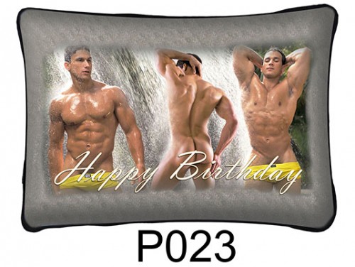 (P023) Párna 37 cm x 27 cm - Fürdő férfi Happy Birthday - Szülinapi Ajándékok